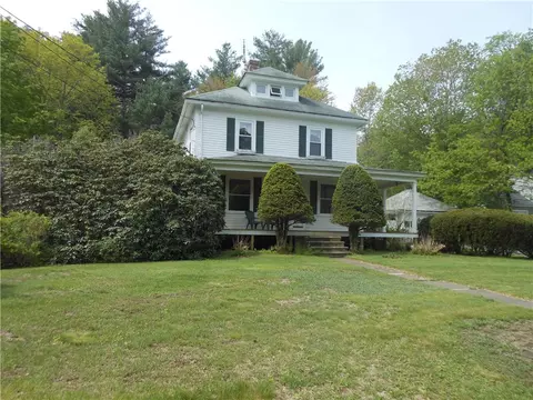 565 Central St, Mapleville, RI 02839 photo 1