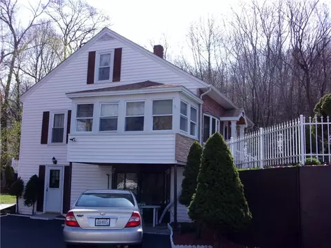 74 Corsi St, Woonsocket, RI 02895 photo 2