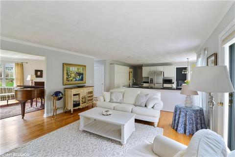 1 Shoreline Dr, Westerly, RI 02891 photo 5