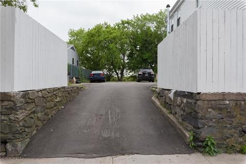 146 Arnold St, Woonsocket, RI 02895 photo 9
