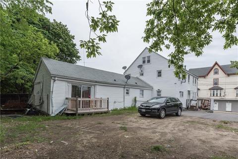 146 Arnold St, Woonsocket, RI 02895 photo 4