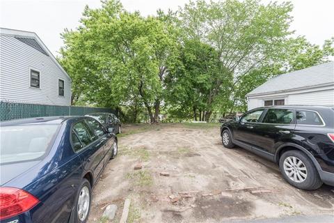 146 Arnold St, Woonsocket, RI 02895 photo 10