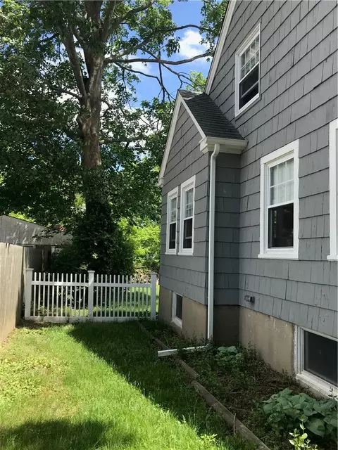 13 Fairview Ave, Westerly, RI 02891 photo 3