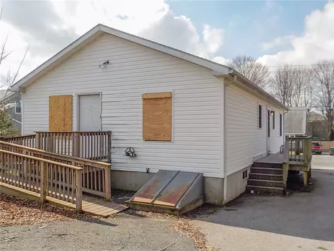302 Orswell St, Fall River, MA 02724 photo 4