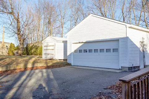 302 Orswell St, Fall River, MA 02724 photo 14