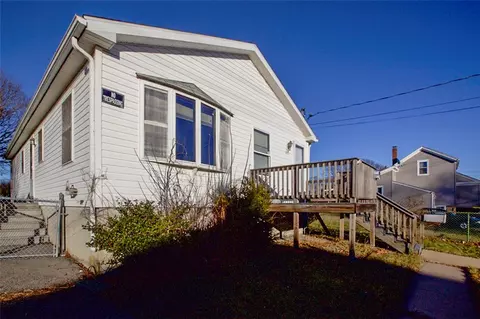 302 Orswell St, Fall River, MA 02724 photo 2