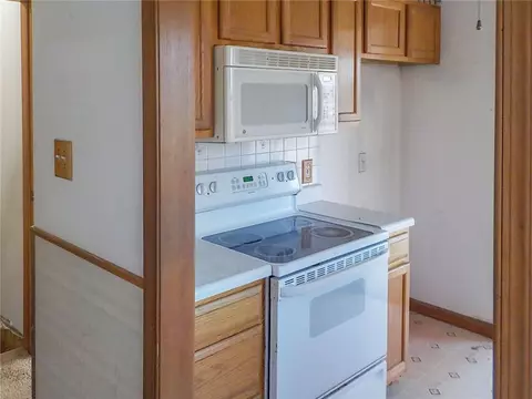 302 Orswell St, Fall River, MA 02724 photo 8