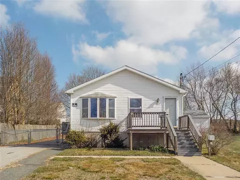 302 Orswell St, Fall River, MA 02724 photo 1