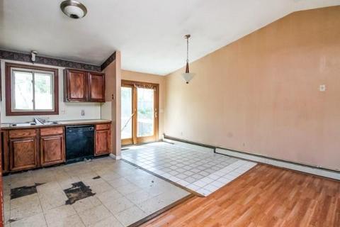 37 Jonathan Ct, Warwick, RI 02888 photo 3