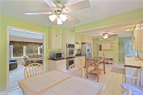14 Hillview Dr, Westerly, RI 02891 photo 8
