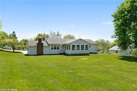14 Hillview Dr, Westerly, RI 02891 photo 2