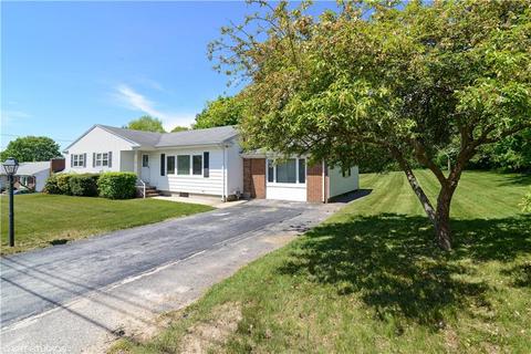 14 Hillview Dr, Westerly, RI 02891 photo 3