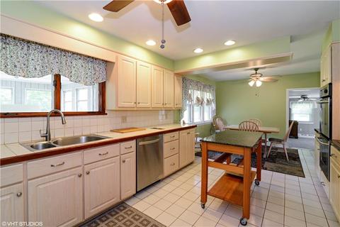 14 Hillview Dr, Westerly, RI 02891 photo 6