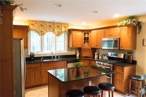 7 Bourget Ct, North Smithfield, RI 02896 photo 8