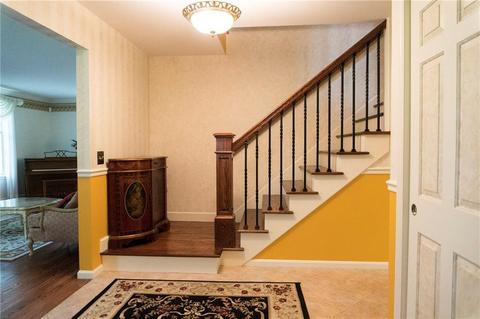 7 Bourget Ct, North Smithfield, RI 02896 photo 5