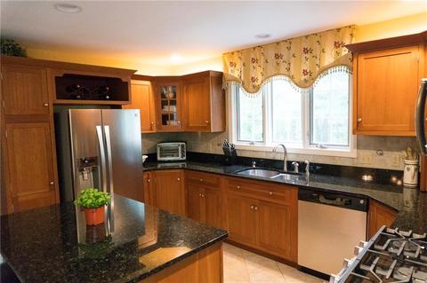 7 Bourget Ct, North Smithfield, RI 02896 photo 9