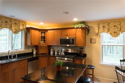 7 Bourget Ct, North Smithfield, RI 02896 photo 10