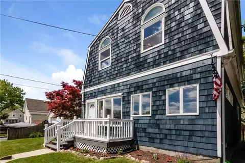 119 Burt St, Warwick, RI 02886 photo 2