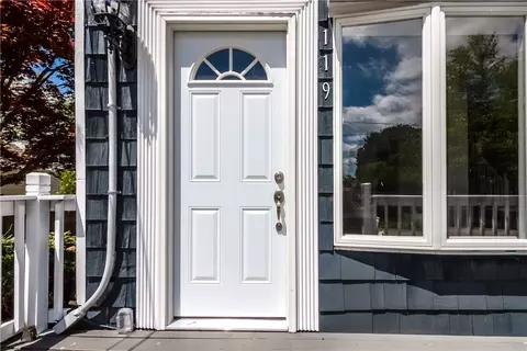 119 Burt St, Warwick, RI 02886 photo 5