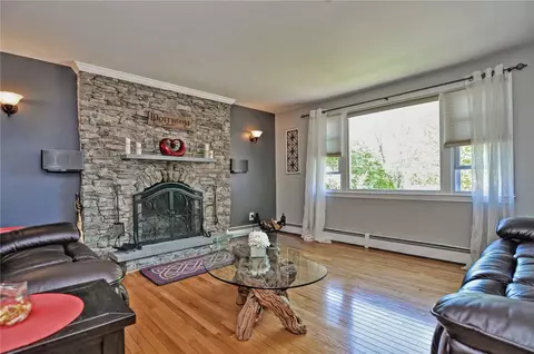 18 Antony Ave, Bristol, RI 02809 photo 3