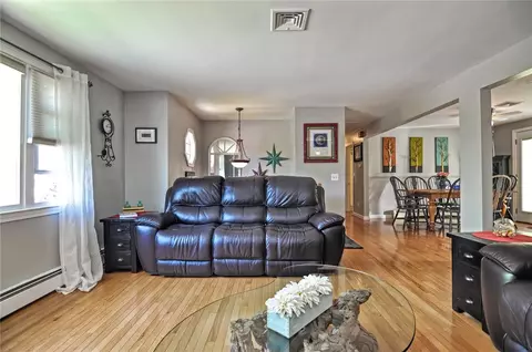 18 Antony Ave, Bristol, RI 02809 photo 6