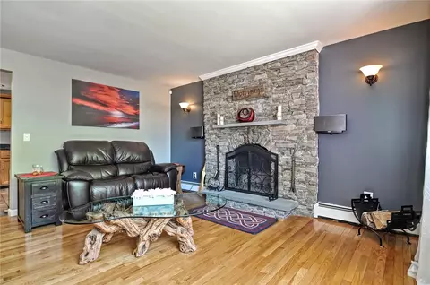 18 Antony Ave, Bristol, RI 02809 photo 4