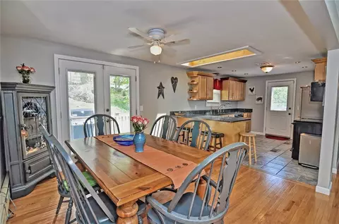18 Antony Ave, Bristol, RI 02809 photo 8
