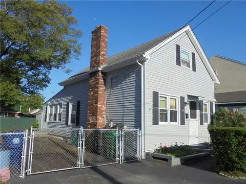 64 Uncas St, Warwick, RI 02889 photo 1