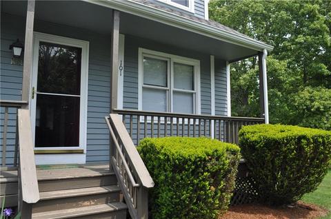 101 Brookhaven Ln, Woonsocket, RI 02895 photo 2