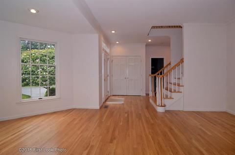 159 Shadow Brook Dr, Warwick, RI 02886 photo 3