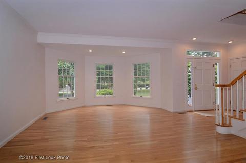 159 Shadow Brook Dr, Warwick, RI 02886 photo 2