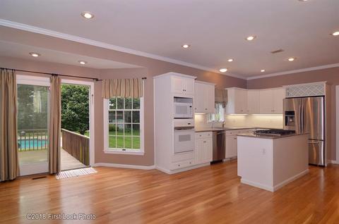 159 Shadow Brook Dr, Warwick, RI 02886 photo 9