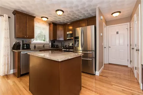 84 Abbott Ave, Warwick, RI 02886 photo 8