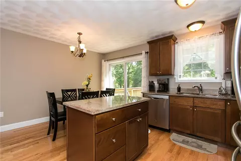 84 Abbott Ave, Warwick, RI 02886 photo 9