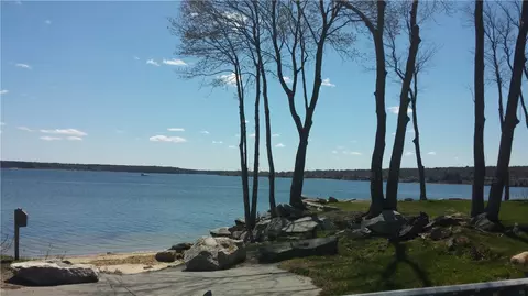 84 Abbott Ave, Warwick, RI 02886 photo 25