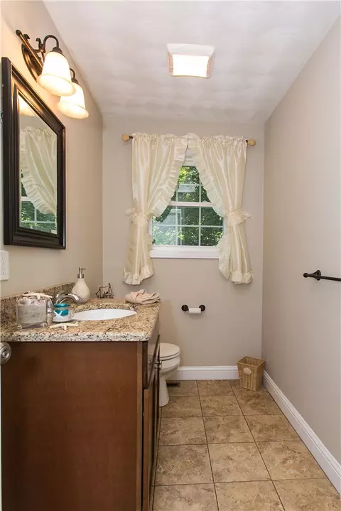 84 Abbott Ave, Warwick, RI 02886 photo 20