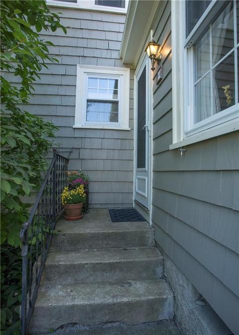 16 Locust Ter, Warren, RI 02885 photo 4