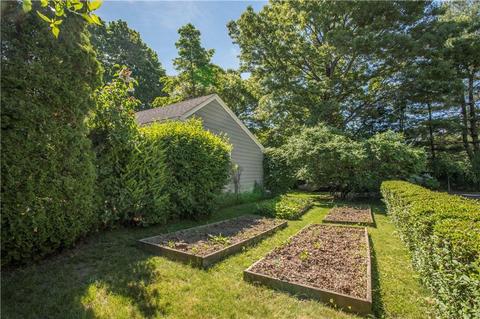 16 Locust Ter, Warren, RI 02885 photo 3