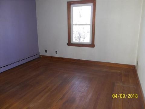 211 Linden Ave, Woonsocket, RI 02895 photo 7