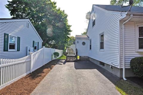 183 Becker Ave, East Providence, RI 02915 photo 5