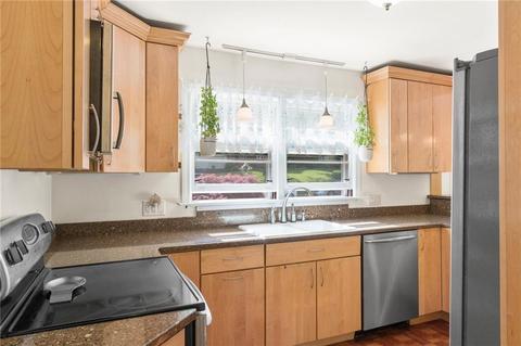 72 Summer St, Westerly, RI 02891 photo 25