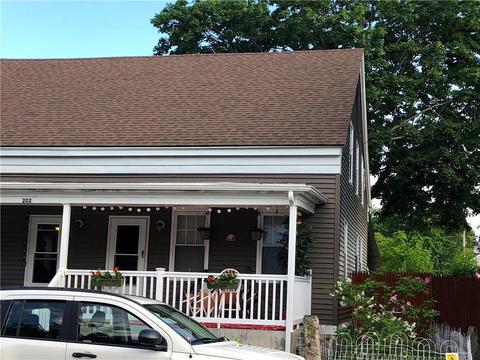 202 High St, Woonsocket, RI 02895 photo 4