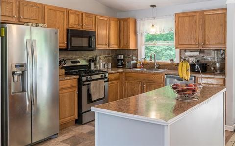 65 Jaycee Dr, West Warwick, RI 02893 photo 2