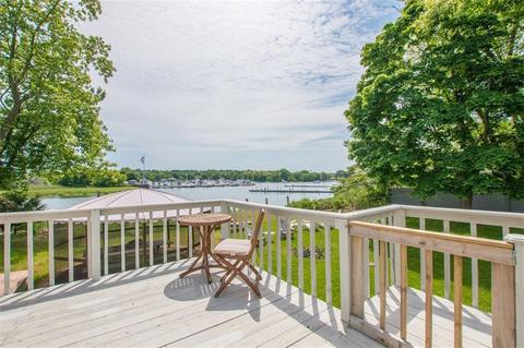 46 Sheffield St, Warwick, RI 02889 photo 2