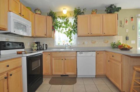 45 Moore St, Woonsocket, RI 02895 photo 10