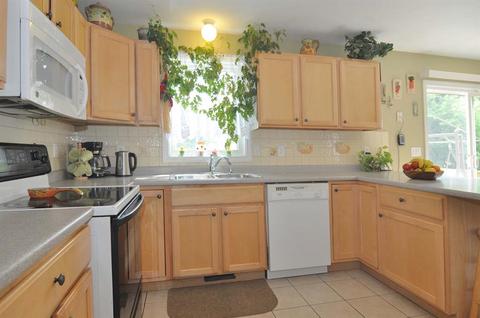 45 Moore St, Woonsocket, RI 02895 photo 9