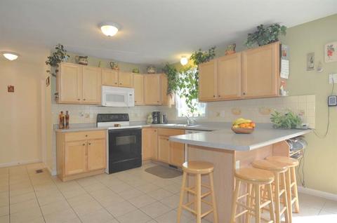 45 Moore St, Woonsocket, RI 02895 photo 8