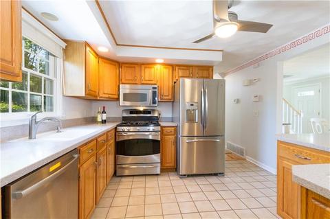 2 Windward Dr, Westerly, RI 02891 photo 4