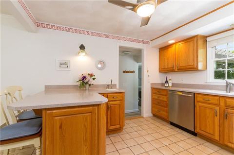 2 Windward Dr, Westerly, RI 02891 photo 6