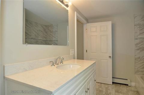 29 Warren Ave, Woonsocket, RI 02895 photo 4